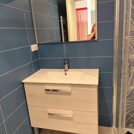 Avec Vue Apartment *